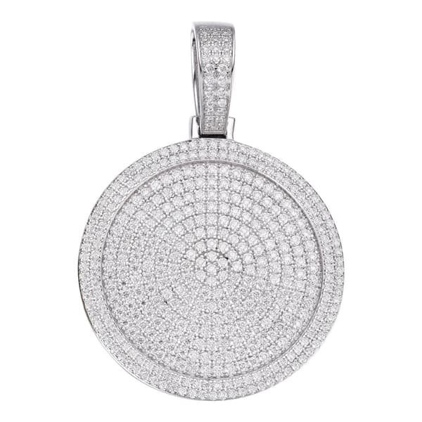 Harlembling moissanite pendant close-up detail and craftsmanship