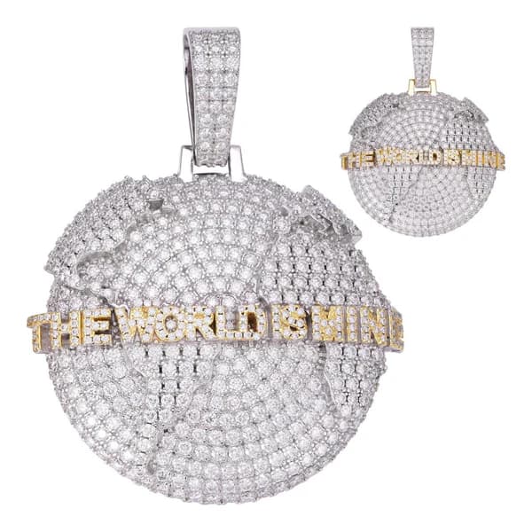 Harlembling moissanite pendant product example