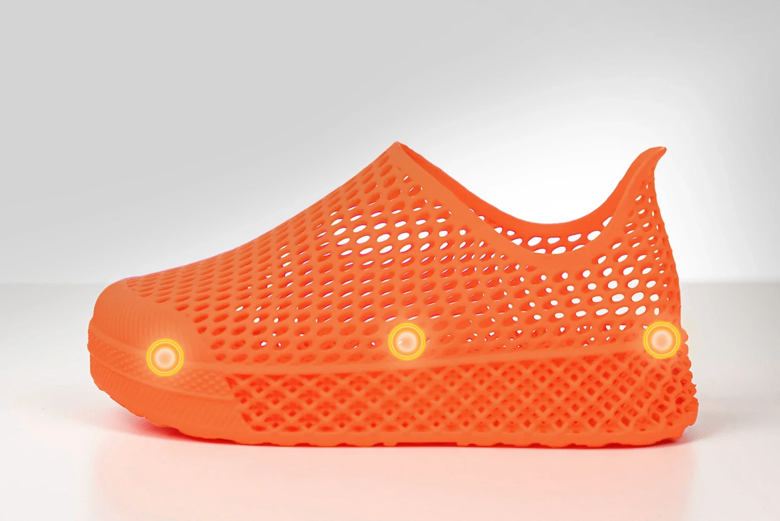 Side profile of Guardian Orbit showing flexible lattice cushioning zones