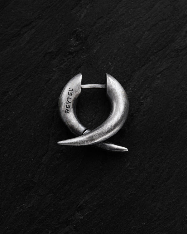 Silver mono earring FARLIG by Reytel