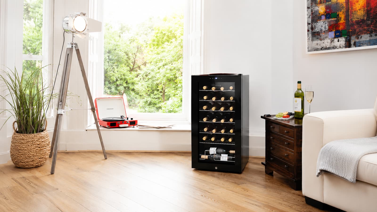Subcold wine cooler banner for bottle storage and serving-temperature control