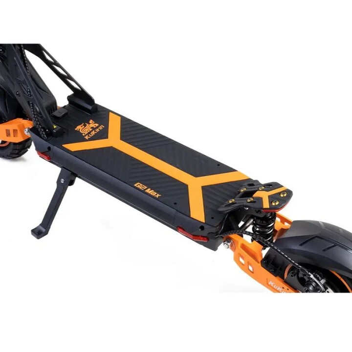 KuKirin G2 Max wide anti-slip deck and folding chassis