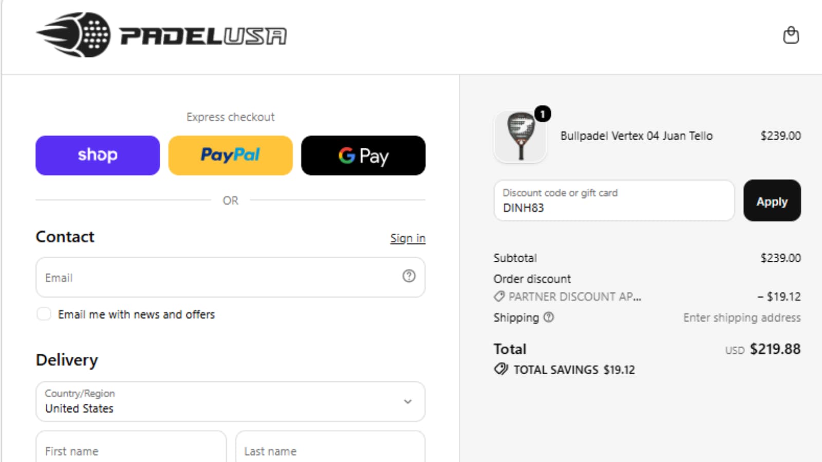 Padel USA checkout showing DINH83 entered in the discount-code field and the final order saving