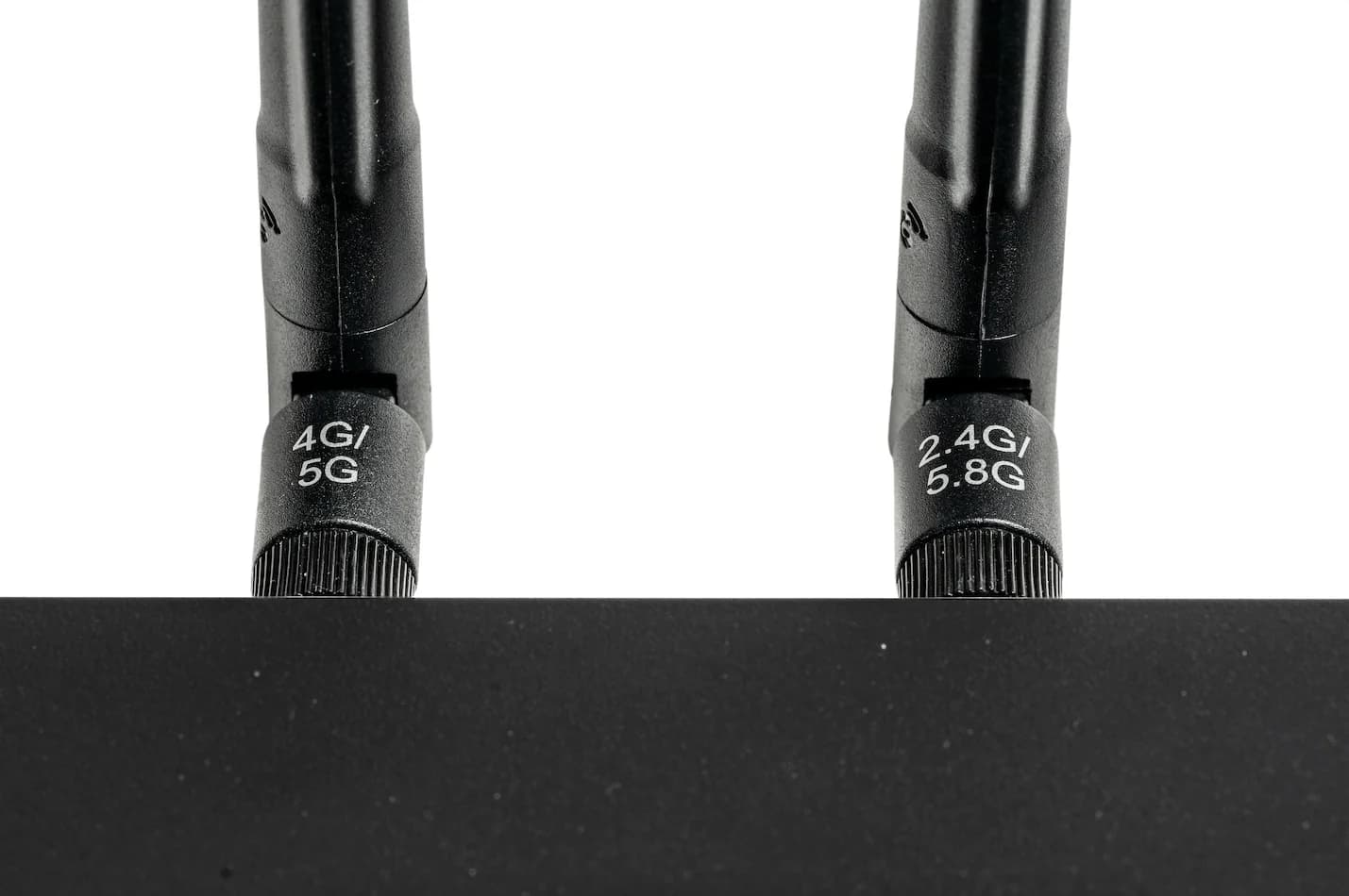 SwiftNet 5G Diamond router antenna detail